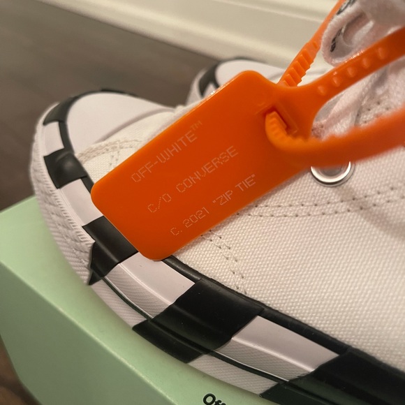 SOLD Off-White Chuck Taylor Hi - Picture 6 of 12
